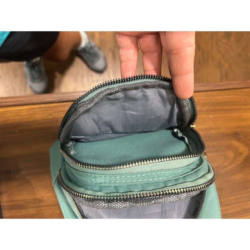 ‎Crossbody - Picture 3 of 6